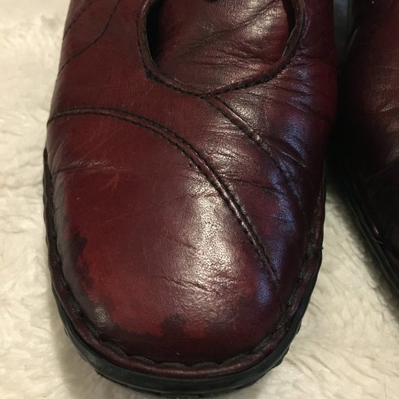 Josef Seibel Soft Burgundy Leather Whimsigoth Buckled Heels - Picture 12 of 16